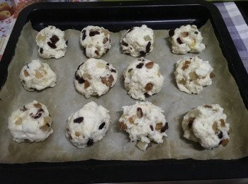 step4: ★分成小糰，餅面塗上乳酪入爐，220。C焗15-20分鐘