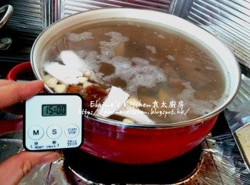 step7: 繼續用中火煲15分鐘