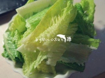 step1: 蘿蔓洗淨撥成一口大小濾乾備用