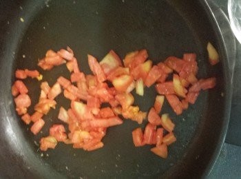 step5: 落蕃茄粒炒一下
