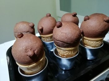 step3: 放入已預熱焗爐，先用180度焗10分鐘，加上錫紙，再轉150度焗15分鐘。