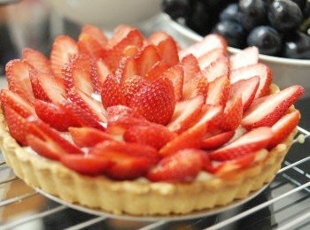 step7: 然後鋪上草莓