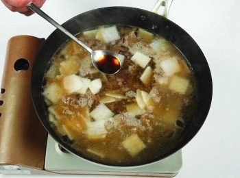 step7: 加入鹽、薑末、湯用醬油