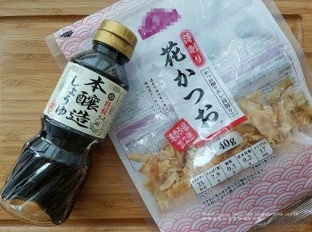 step6: 材料如醬油、鰹魚片、味噌可在日式超巿買到