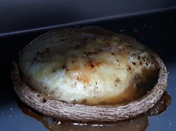 step4: 焗爐190度預熱，將菇放入爐內烤15分鐘即可。