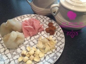 step1: 蓮子、百合同圓肉沖洗之後浸水15分鐘