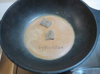 step3: 倒入150cc牛奶煮熱