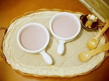 step8: 從冰箱取出的牛奶軟糖果凍~~真的凝固了耶!!!