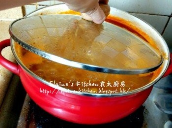 step10: 拌勻後蓋上蓋繼續用慢火煲1 1/2小時 , 期間小心滾瀉