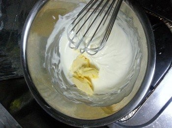 step3: 加入牛油拌至完全溶解