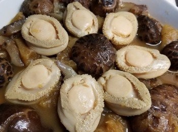 step7: 第二次是用另一半炆冬菇海參鮑魚