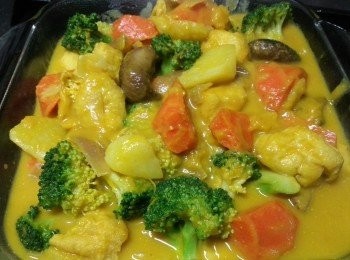 step13: 將所有材料上碟即可,如有太多咖哩汁可留起煮第二款餸用