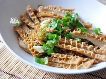 step9: 愛吃牛系列料理的朋友，過年來這道當冷盤是很幸福的喔!