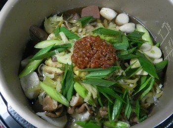 step7: 放入<span class="group_3">調味料</span>與水