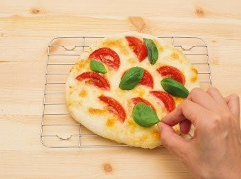 step10: 放上羅勒葉裝飾