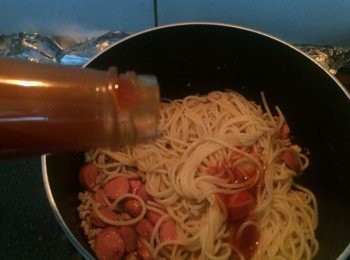 step10: 然後加入適量地捫香辣番茄汁
