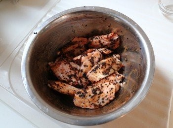 step2: 醃最少4小時至入味。