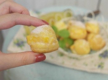 step17: 一口一個剛剛好的迷人尺寸~~吃得好優雅^^ 吃起來冰涼又有雲朵般的口感呢!!! 一口接一口地吃掉夏天的煩惱吧&gt;///