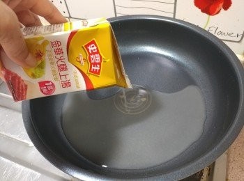 step9: 史雲生金華火腿上湯煮滾，