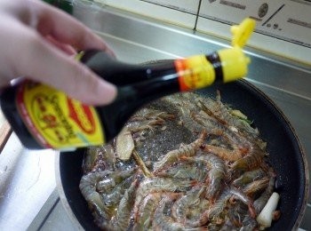 step5: 滴入3滴美極鮮味露