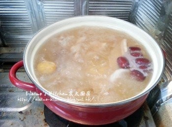 step4: 加入適量水用大火煲30分鐘至滾起
