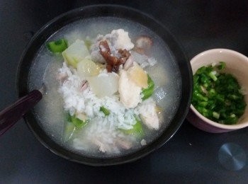 step5: 最後滾起便可，大約5-10分鐘。加入冬菜味道更香，亦可隨個人口味加入幼鹽便可食用。