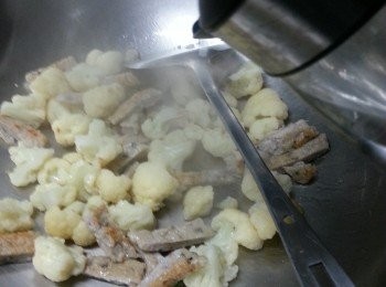 step8: 加少許食用水