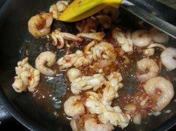 step10: 讚少許酒炒勻後盛起待用