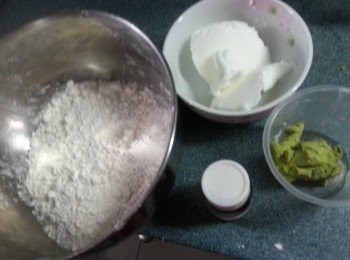 step3: 再將(B部份)油皮所有材料拌勻(雪過夜更易操作)(此份量可做16個酥餅)