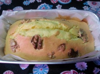 step8: 焗爐預熱180c10分鍾,放入粉漿焗40-50分鐘,(因各爐溫不同,只要焗到竹籤插入取出後竹籤沒有痴粉漿,取出放於架上灘涼即可