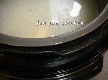 step4: 倒入高速煲，煮12分鐘。
如不用高速煲可於此時倒入普通電飯鍋按粥鍵，但要確實飯鍋夠大才可。或以明火小火煮1小時。