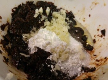 step1: 豆豉壓爛後加入其他<span class="group_2">豉汁</span>料攪混備用。