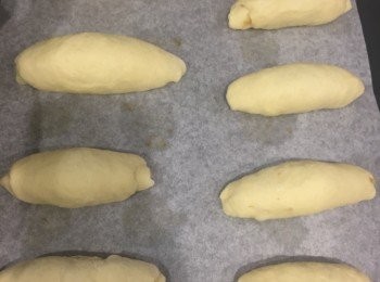 step5: 包好後再放進焗爐內發酵多40分鐘。（我通常也會放杯熱水一起助發酵，但如果天然太熱可以不放）