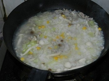 step5: 最後下玉米與白飯，調味