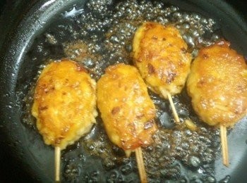 step4: 水份全部沒有之後再將<span class="group_3">醬汁</span>的調味料全部下鍋,到<span class="group_3">醬汁</span>完全吸乾之後就完成