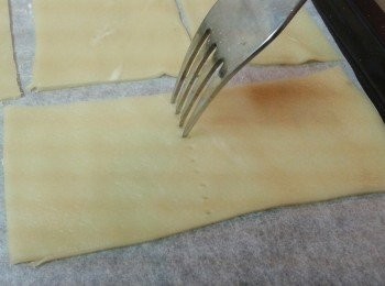 step5: 用叉在長形的中間刻上分界線