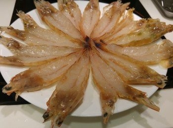 step3: 開雙飛後挑腸去沙囊。