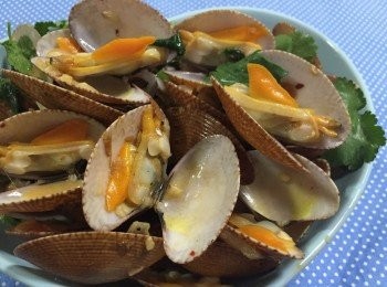 step7: 粒粒肥美飽滿上碟，加點芫茜作伴