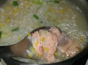 step4: 滾煮中散發出濃郁的味增與鮭魚香