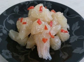 step2: 將橄欖油、白醋與蜂蜜混合均勻後，於食用前淋上。