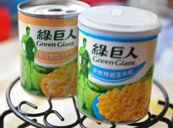 step7: 無論哪種選擇，都能吃出鮮甜味! 金黃玉米的濃郁香甜，於甜度、口感最佳狀態採收、裝罐、封存，呈現天然特甜玉米粒脆甜飽滿! 同株雙色玉米粒，於甜度、口感最佳狀態採收、裝罐、封存!兼具安全非基因改造與不含防腐劑，把關我們的健康!
