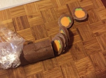 step8: 預熱焗爐160度, 拿出粉團, 用刀切成每份1CM厚