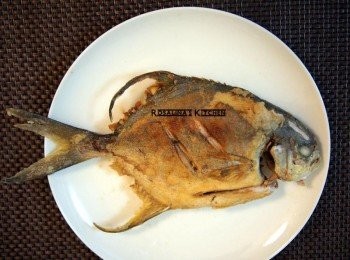 step2: 先把鯧魚兩面煎熟。