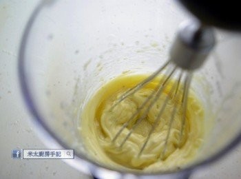 step4: 直至油加完，呈濃稠狀。