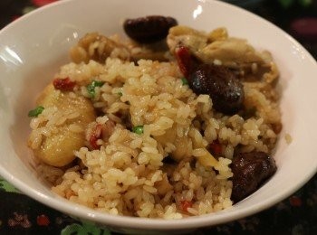 step7: 每粒米飯也充滿麻油雞香味。