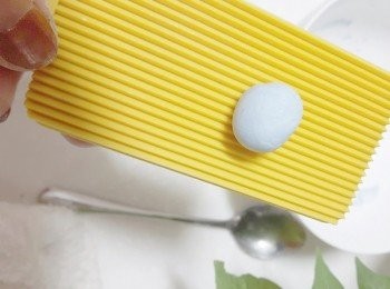 step4: 先搓成小圓形