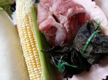 step3: 轉中火，加入海帶煲30-40左右，加入適量的鹽便可享用。