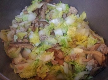 step4: 加入娃娃菜炒至軟身。