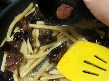step7: 落砂糖炒勻