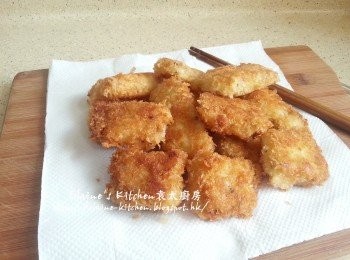 step9: 盛起放在廚紙上吸取油份後放上碟